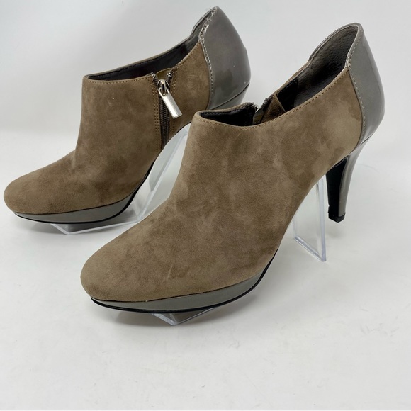 Bandolino Shoes - NWOB Bandolino Cardinal Suede Grey Booties Zip Side Size 9